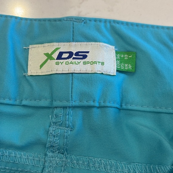 Golf Shorts - Picture 3 of 9